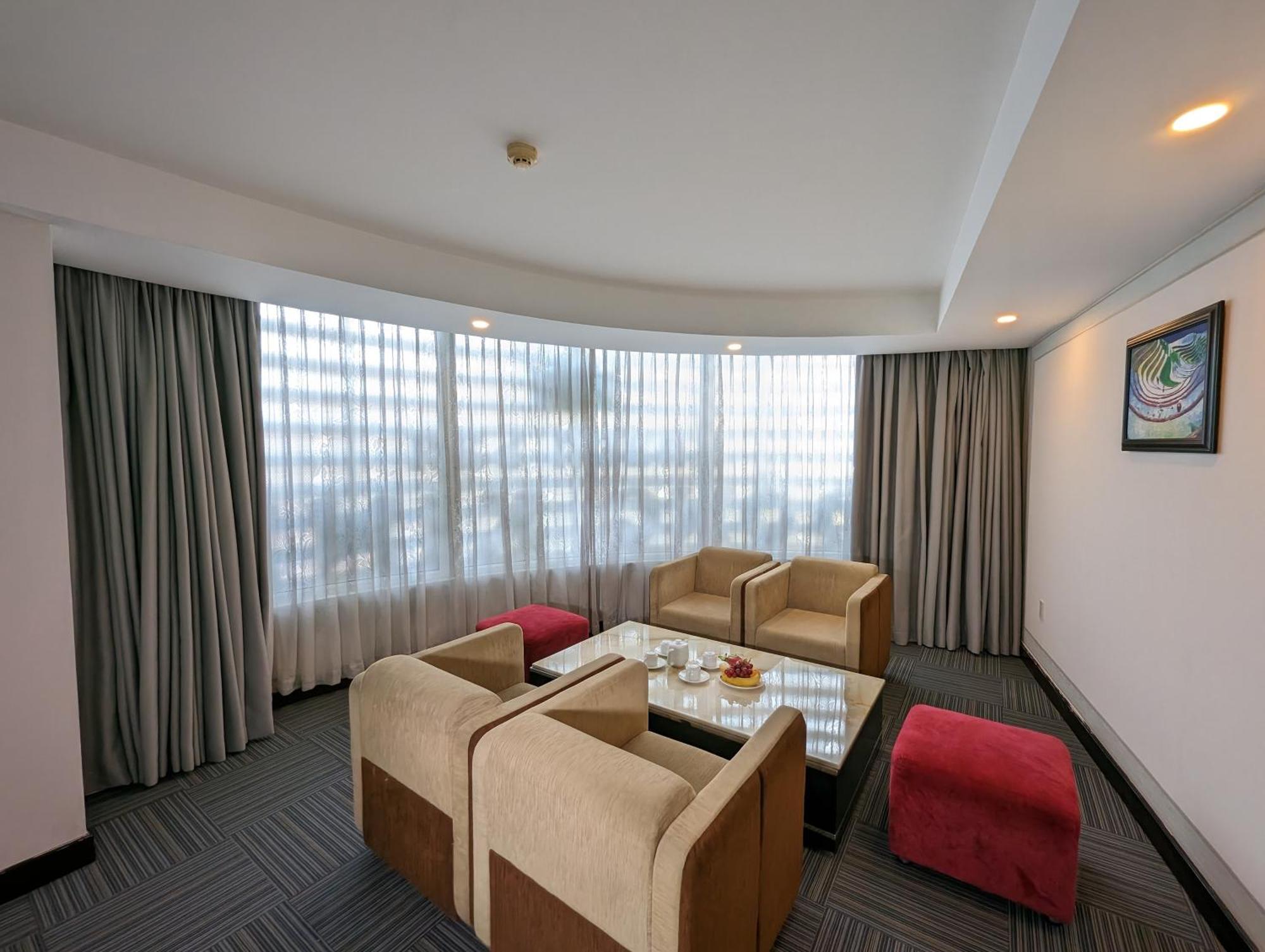 Dong Kinh Hotel Ho Chi Minh City Bagian luar foto