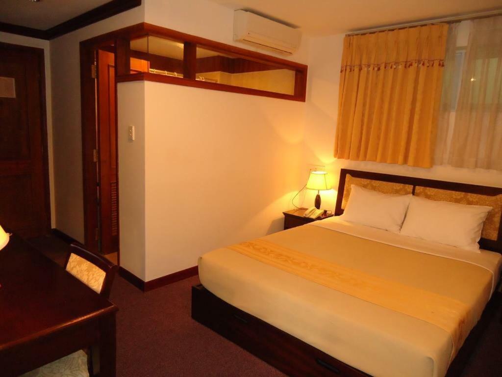 Dong Kinh Hotel Ho Chi Minh City Bagian luar foto